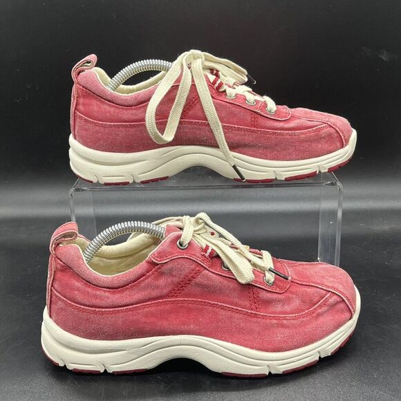 LL BEAN Women’s Red sunwashed Canvas Lace Up Sneakers Shoes Size 6 M 05330 - Picture 1 of 8